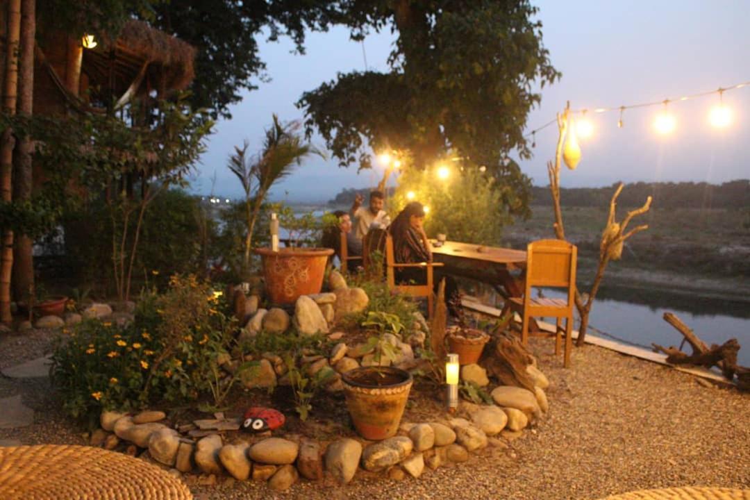 Happy Lemon Tree Lodge سوراها المظهر الخارجي الصورة